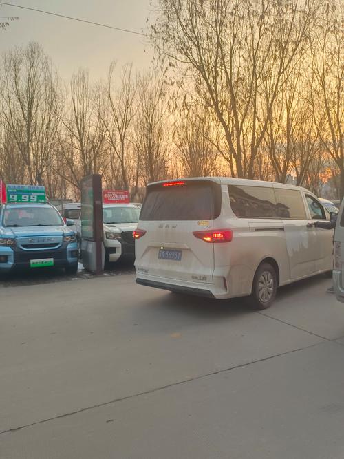 mpv家用貨運拉貨家用mpv